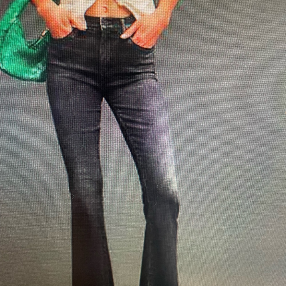MOTHER denim size 28. The Weekend Fray wash in lighting up lanterns